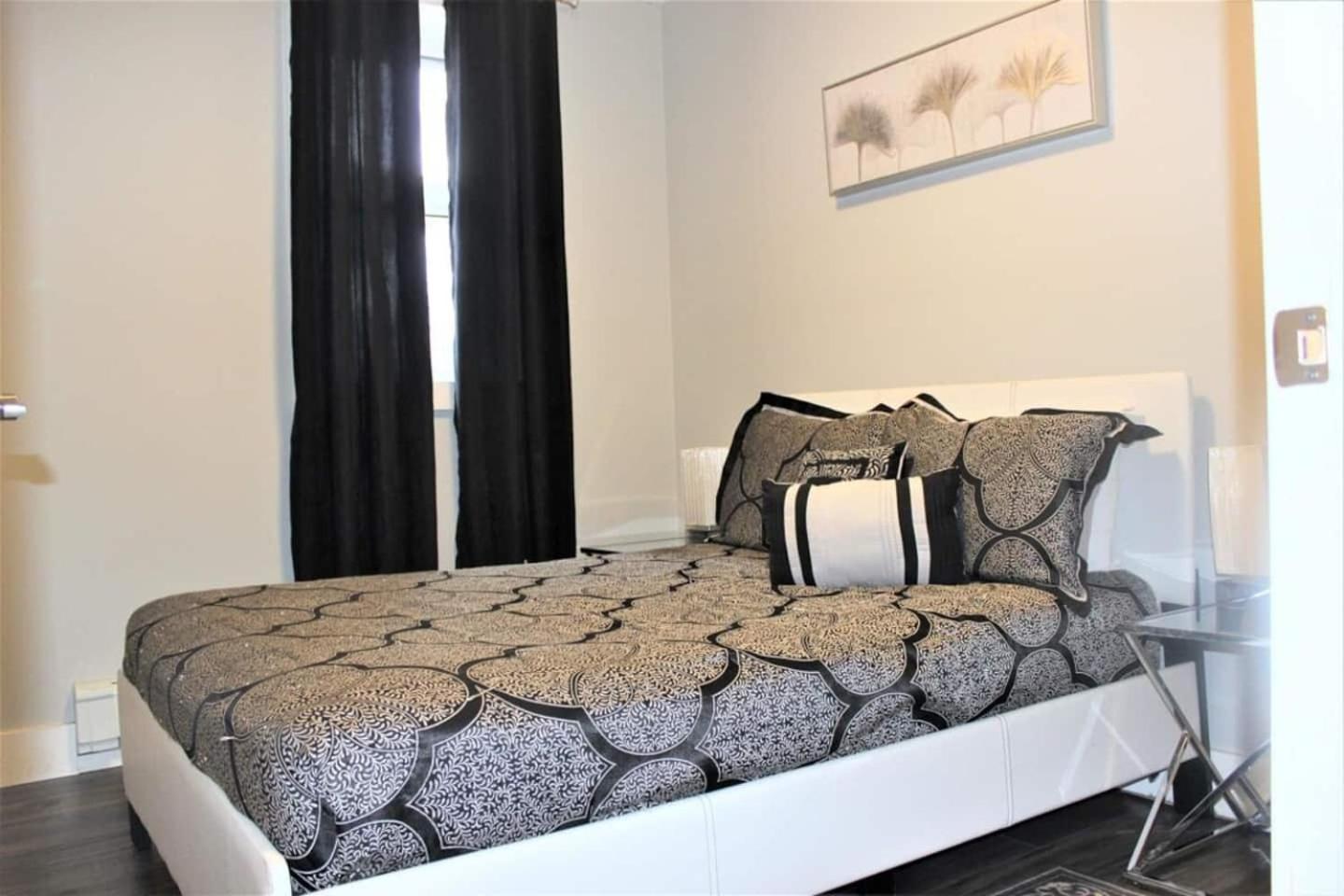 Fallsview Boutique 2Bd 1B Apartment Niagara Falls Exterior photo